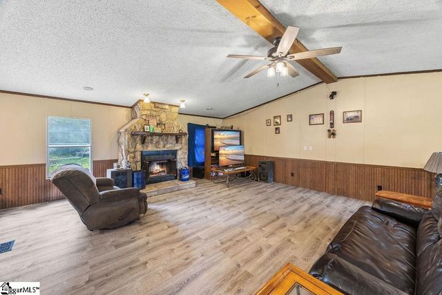 136 Topaz Drive, Gray Court, SC 29645