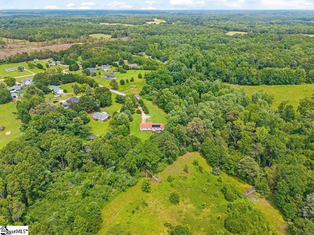 136 Topaz Drive, Gray Court, SC 29645