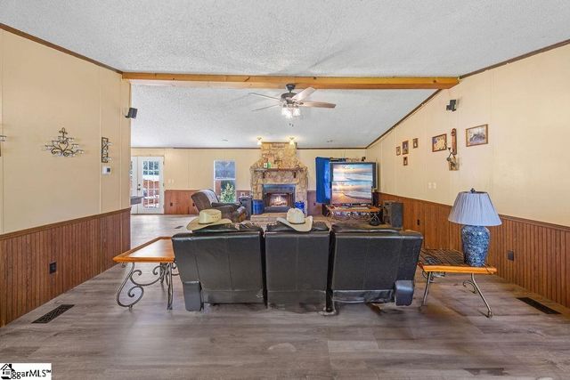 136 Topaz Drive, Gray Court, SC 29645