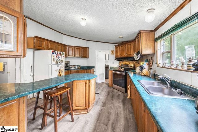 136 Topaz Drive, Gray Court, SC 29645