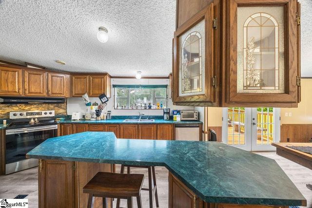 136 Topaz Drive, Gray Court, SC 29645