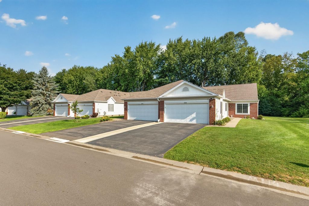 10478 Bay View Lane, Woodbury, MN 55129 — photo 2