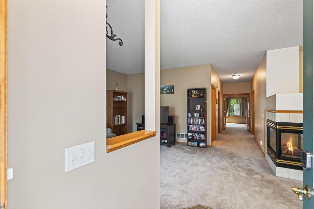 10478 Bay View Lane, Woodbury, MN 55129 — photo 5