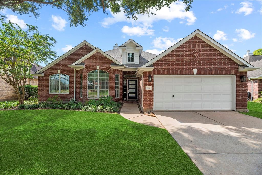 2210 Blue Water Bay Drive, Katy, TX 77494