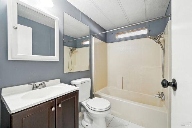 420 Sandstone Dr, Vallejo, CA 94589