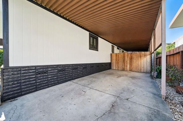 420 Sandstone Dr, Vallejo, CA 94589
