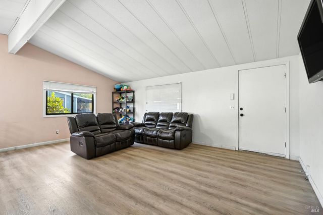 420 Sandstone Dr, Vallejo, CA 94589