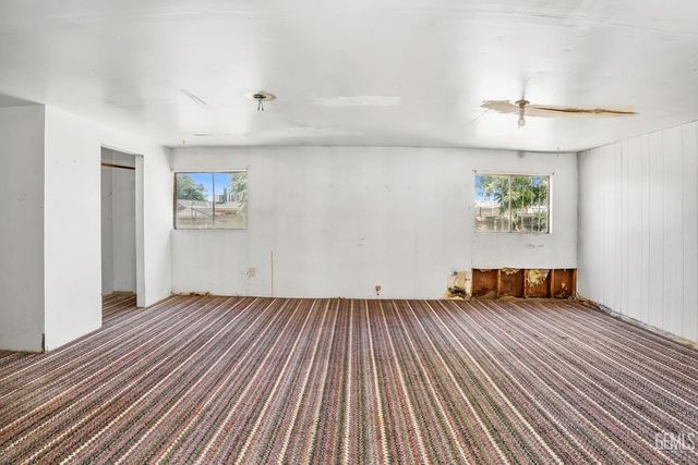 230 Sterling Road, Bakersfield, CA 93307