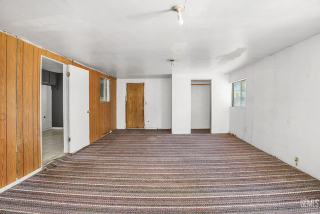 230 Sterling Road, Bakersfield, CA 93307
