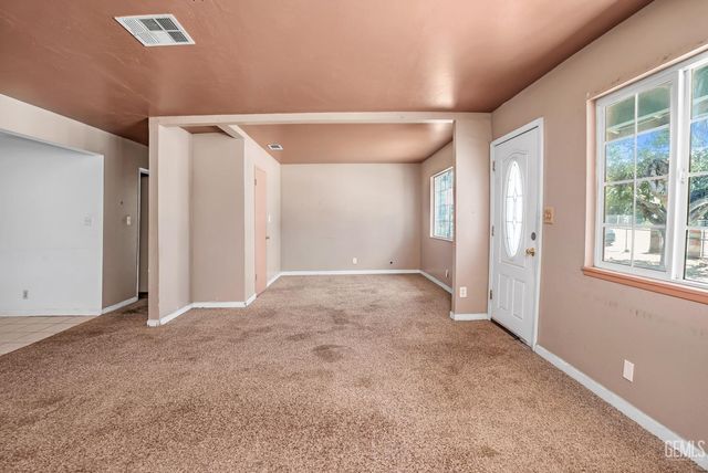 230 Sterling Road, Bakersfield, CA 93307