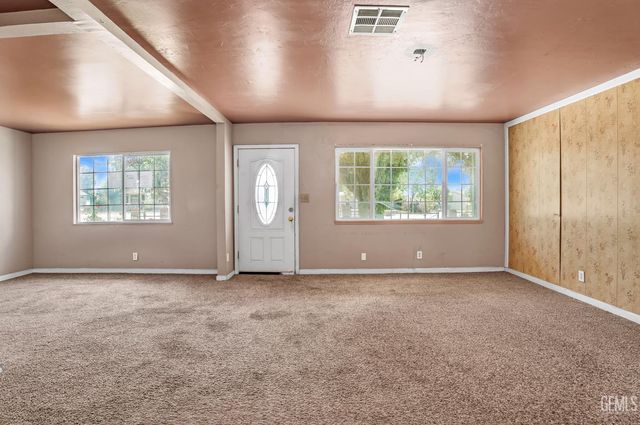 230 Sterling Road, Bakersfield, CA 93307