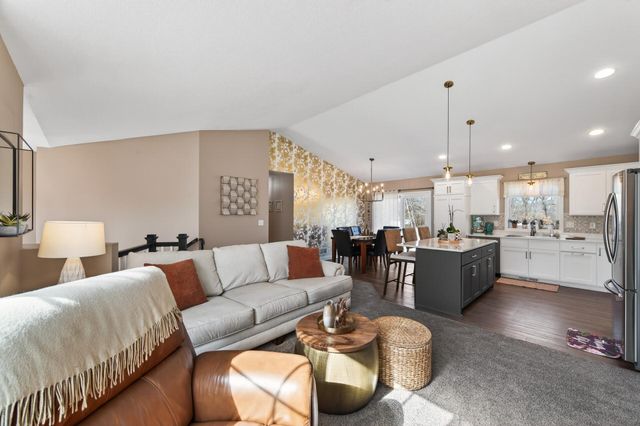 4349 218th Avenue NW, Oak Grove, MN 55303