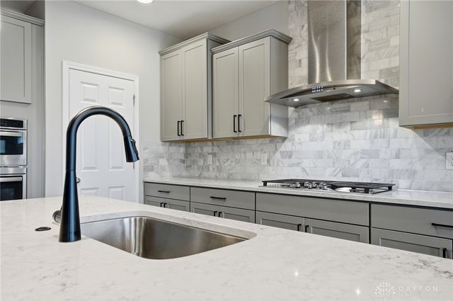 1524 Dell Glen Road, Dayton, OH 45458