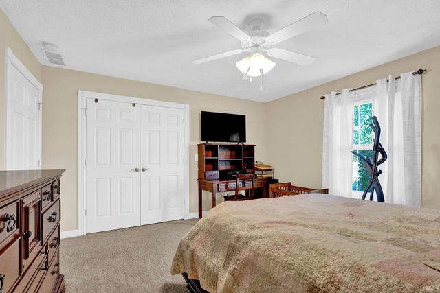 525 S 8th Avenue, Haubstadt, IN 47639