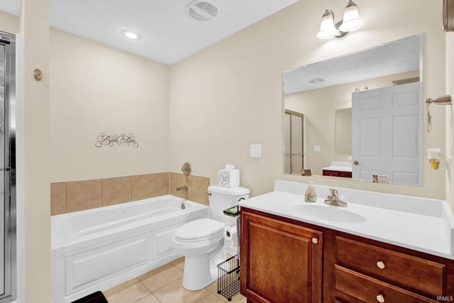 525 S 8th Avenue, Haubstadt, IN 47639