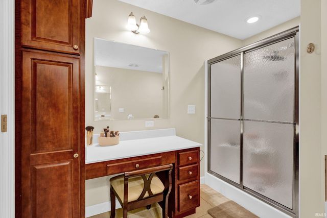 525 S 8th Avenue, Haubstadt, IN 47639