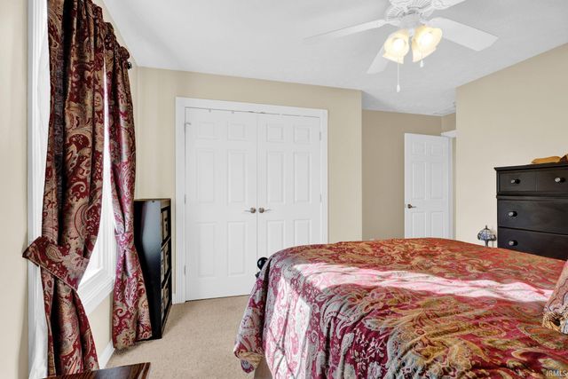 525 S 8th Avenue, Haubstadt, IN 47639