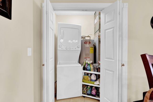 525 S 8th Avenue, Haubstadt, IN 47639