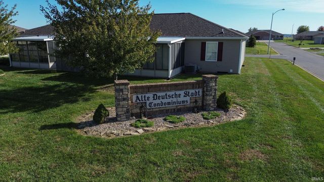 525 S 8th Avenue, Haubstadt, IN 47639