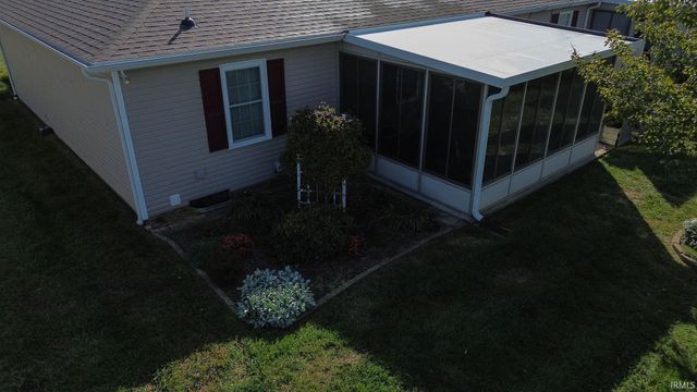 525 S 8th Avenue, Haubstadt, IN 47639