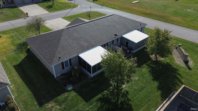525 S 8th Avenue, Haubstadt, IN 47639