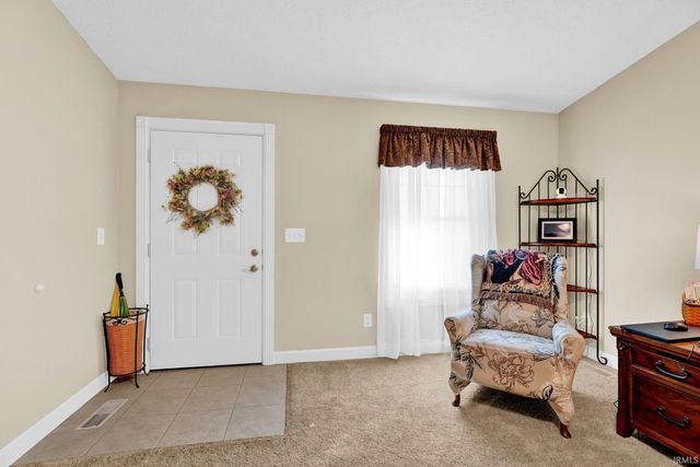 525 S 8th Avenue, Haubstadt, IN 47639