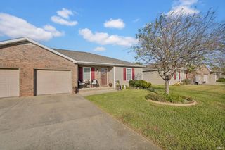 525 S 8th Avenue, Haubstadt, IN 47639