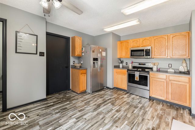 638 Harvest Meadow Way, New Whiteland, IN 46184