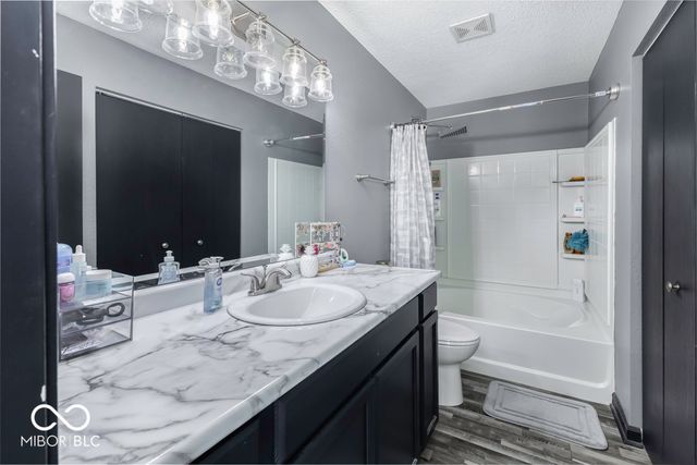 638 Harvest Meadow Way, New Whiteland, IN 46184