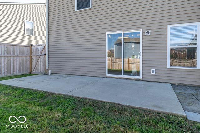 638 Harvest Meadow Way, New Whiteland, IN 46184