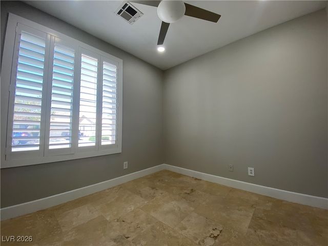 7956 Skyline View Court, Las Vegas, NV 89113