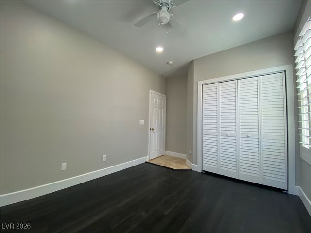 7956 Skyline View Court, Las Vegas, NV 89113