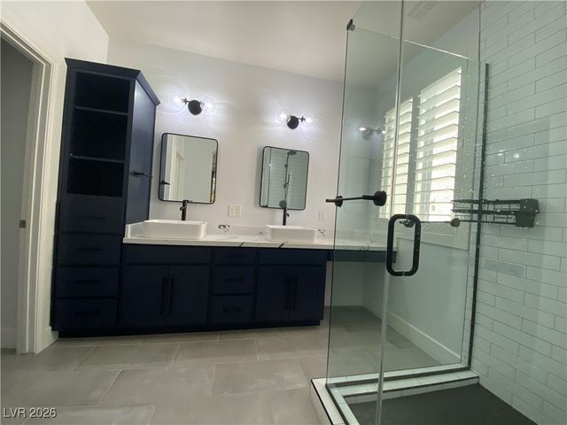 7956 Skyline View Court, Las Vegas, NV 89113