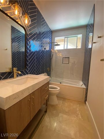 7956 Skyline View Court, Las Vegas, NV 89113