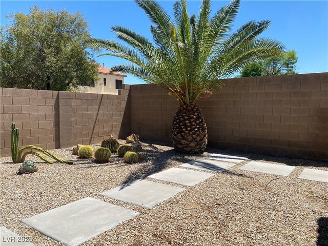 7956 Skyline View Court, Las Vegas, NV 89113