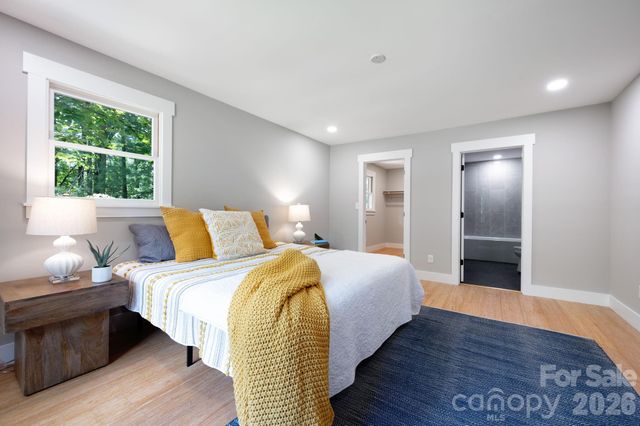 15 Pine Ridge Court, Fletcher, NC 28732