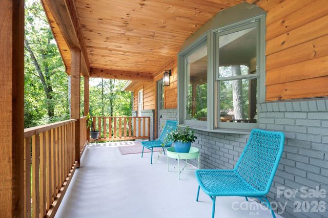 15 Pine Ridge Court, Fletcher, NC 28732