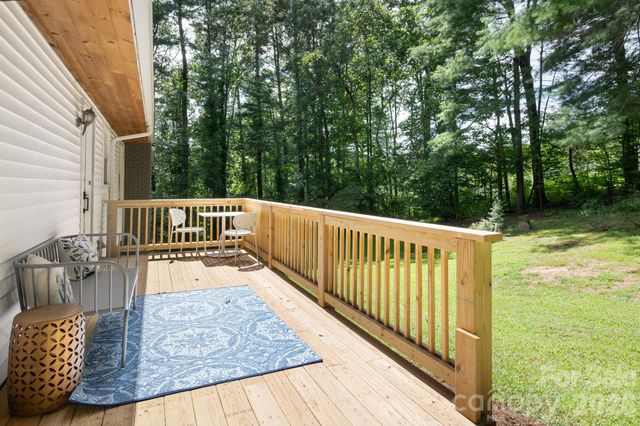 15 Pine Ridge Court, Fletcher, NC 28732