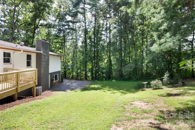 15 Pine Ridge Court, Fletcher, NC 28732