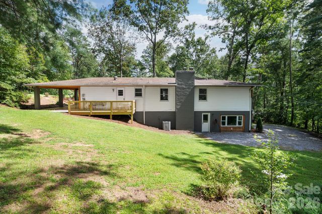15 Pine Ridge Court, Fletcher, NC 28732