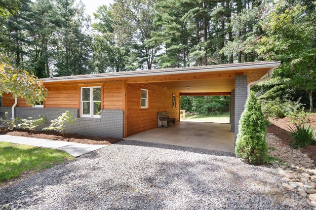 15 Pine Ridge Court, Fletcher, NC 28732