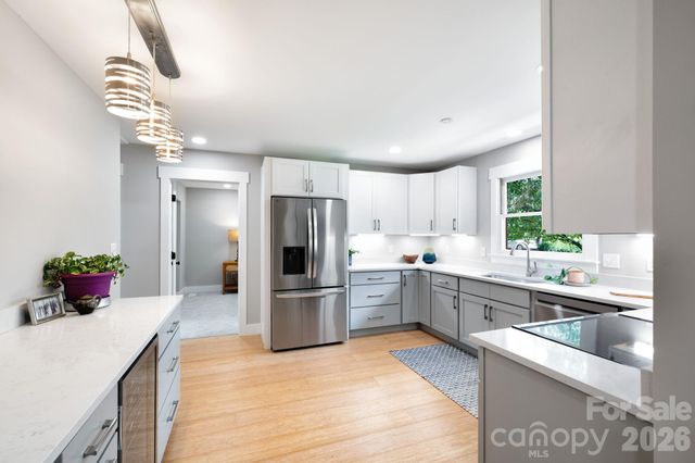 15 Pine Ridge Court, Fletcher, NC 28732