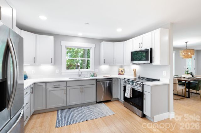 15 Pine Ridge Court, Fletcher, NC 28732