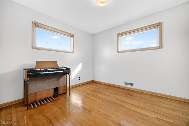 2802 Klusner Avenue, Parma, OH 44134