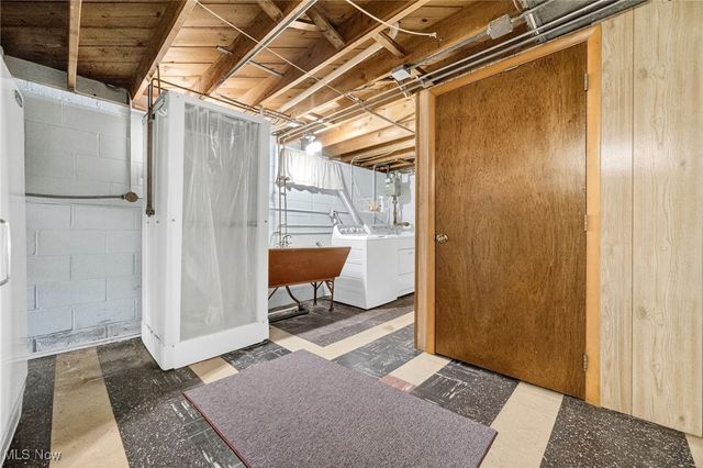 2802 Klusner Avenue, Parma, OH 44134