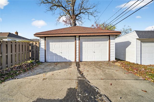 2802 Klusner Avenue, Parma, OH 44134