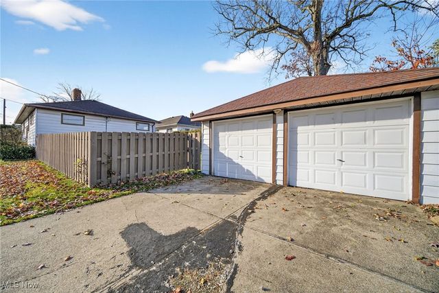 2802 Klusner Avenue, Parma, OH 44134