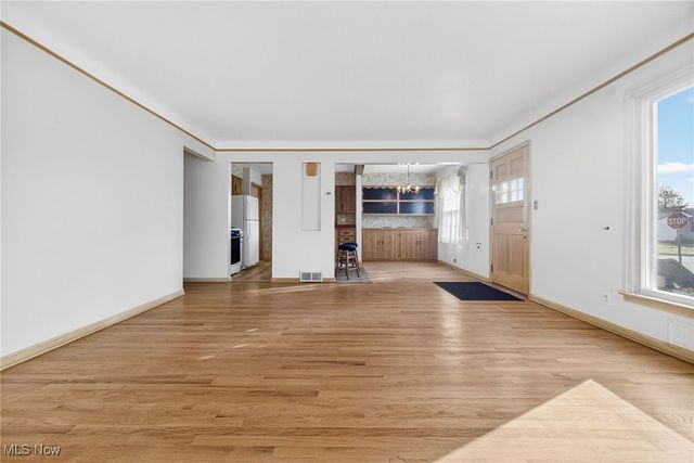 2802 Klusner Avenue, Parma, OH 44134