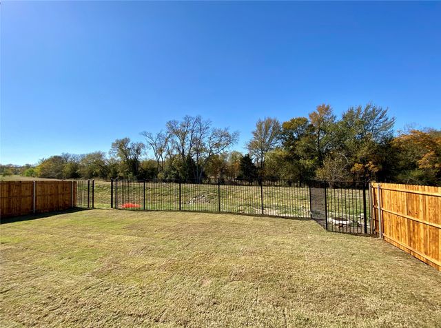 360 Devonshire Drive, Greenville, TX 75401