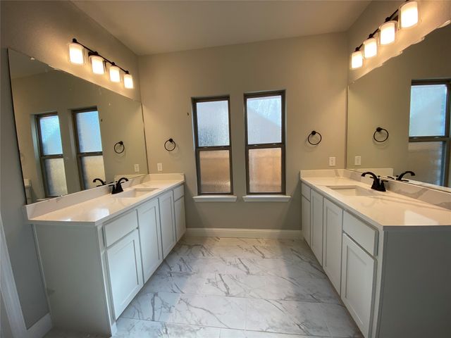 360 Devonshire Drive, Greenville, TX 75401